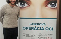 Augenlaser operation iClinic der kanadische Eishockeyspieler Mathew Maione 9