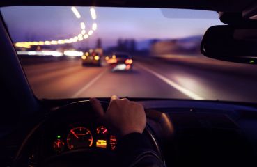 Nachtblindheit: Was ist das & was tun gegen Nachtsehstörungen?
